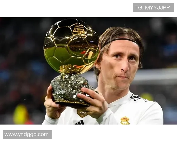 现代足球巨星精彩瞬间集锦精彩纷呈，足坛新星崭露头角，激情与荣耀交织