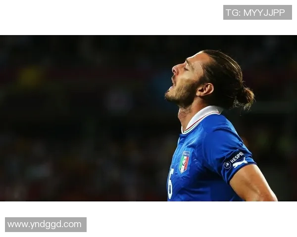 黑色四号足球球星是谁 解析这位足球天才的传奇之路与影响力