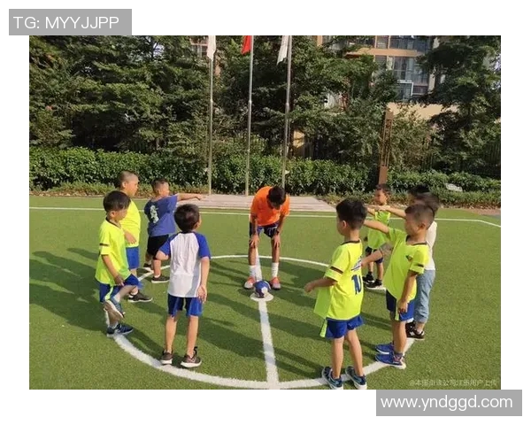 培养足球小球星的成长路径与教学策略探究