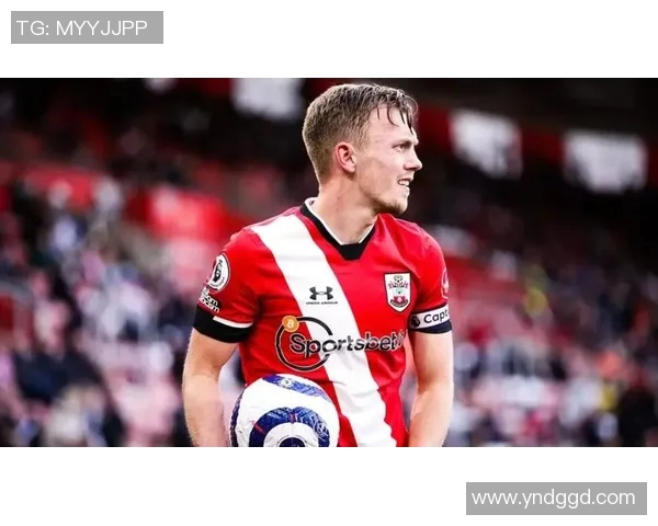 武汉德吉杯足球赛事中最受瞩目的球星是谁及其表现分析