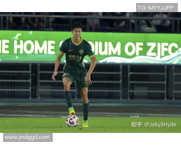 足球与球星的心动瞬间 从热爱到情深无悔的足球之旅